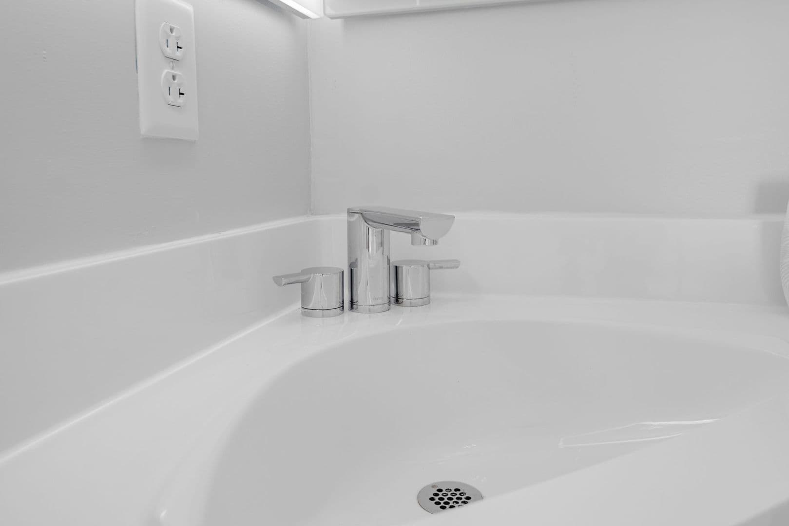 Ithaca Apartment: 504 Stewart Ave