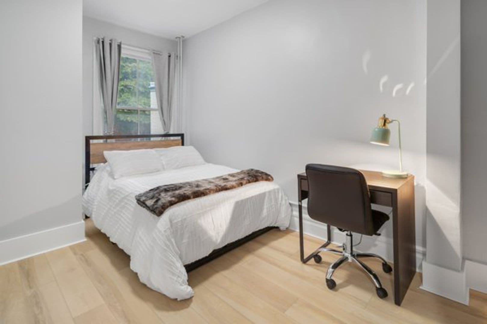 Ithaca Apartment: 702 E State St