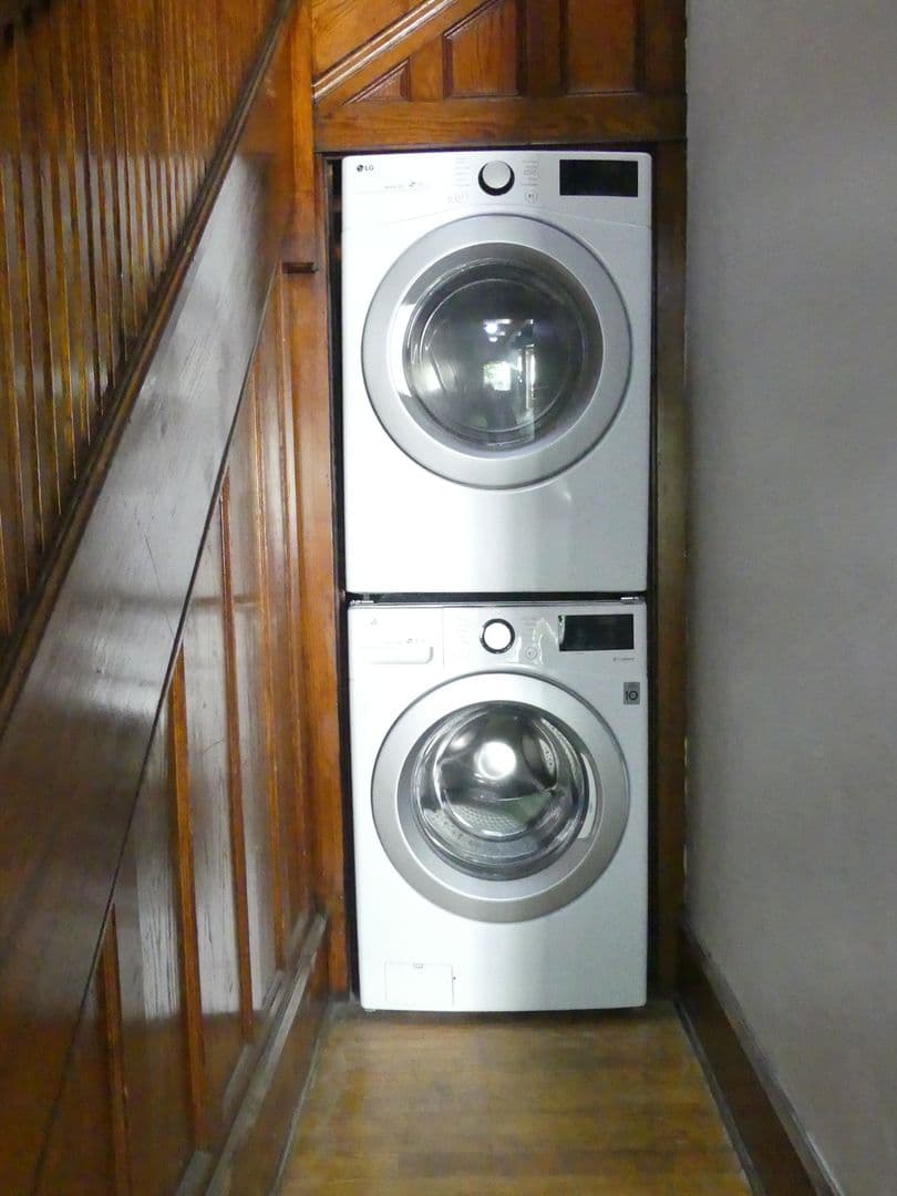 Ithaca Apartment: 609 E State St