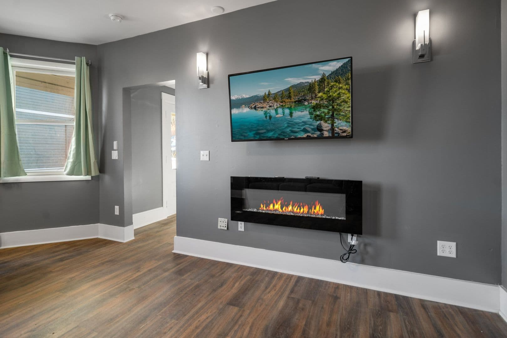Ithaca Apartment: 404-406 University Ave