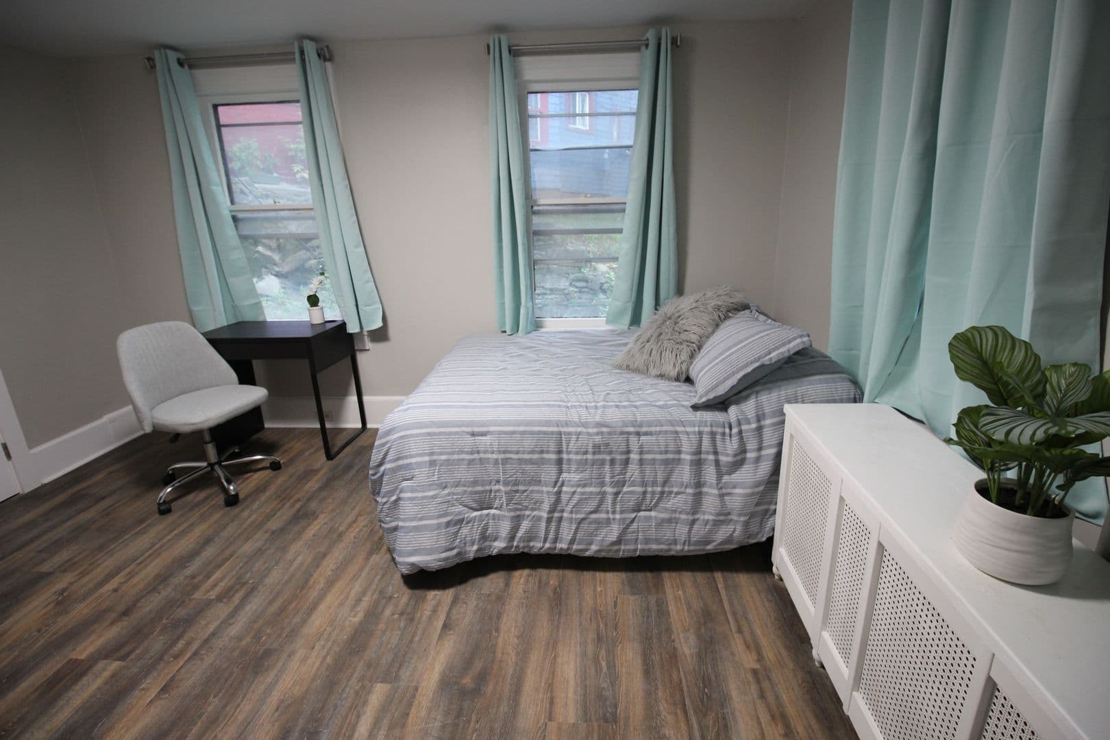 Ithaca Apartment: 613 E State St