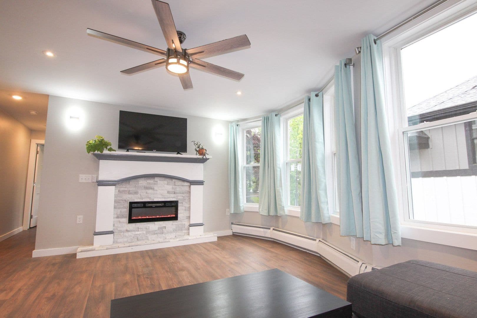 Ithaca Apartment: 522 Stewart Ave