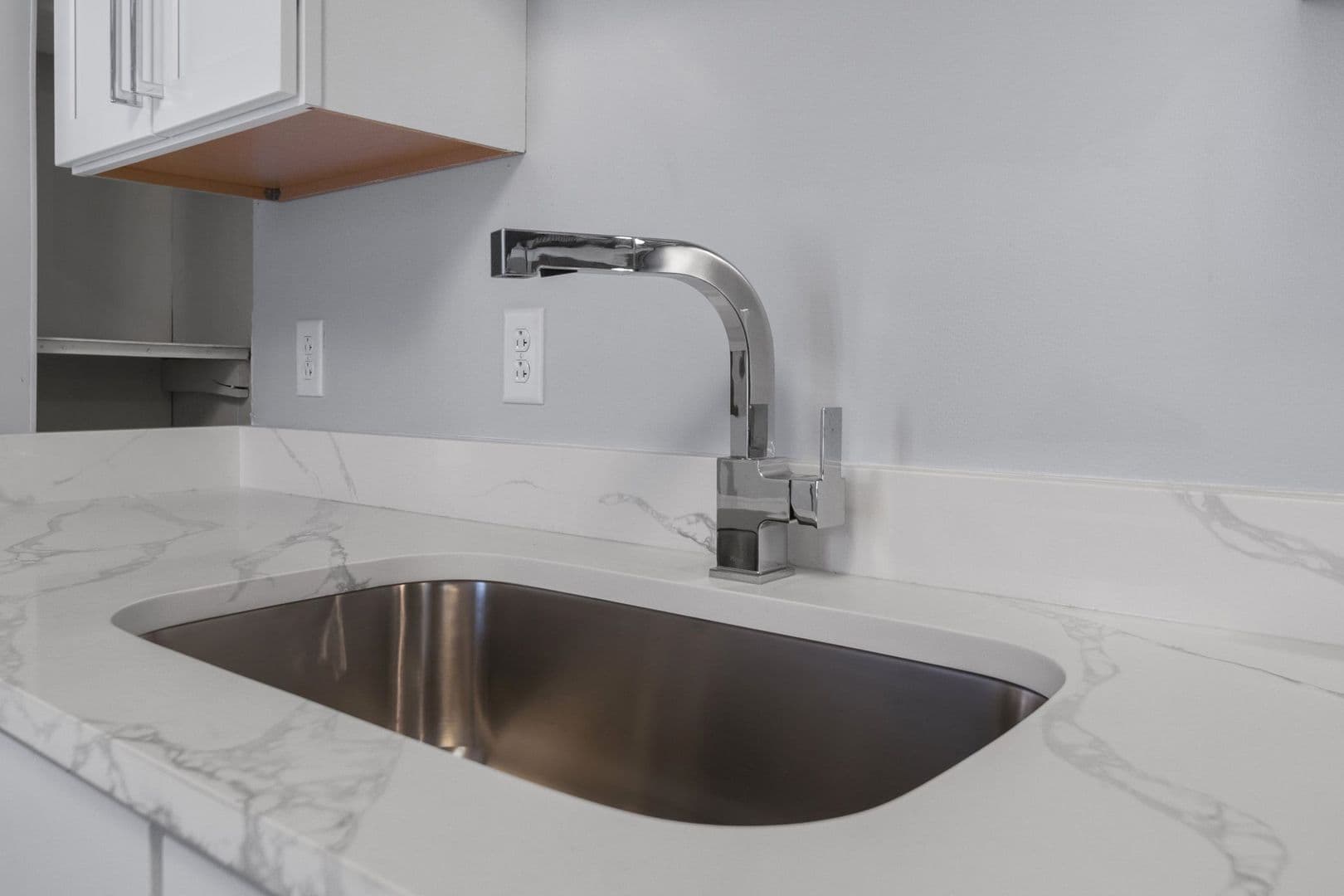 Ithaca Apartment: 104 Harvard Pl