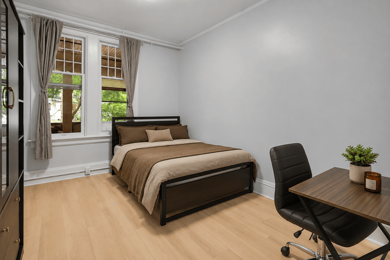 Ithaca Apartment: 210 Delaware Ave