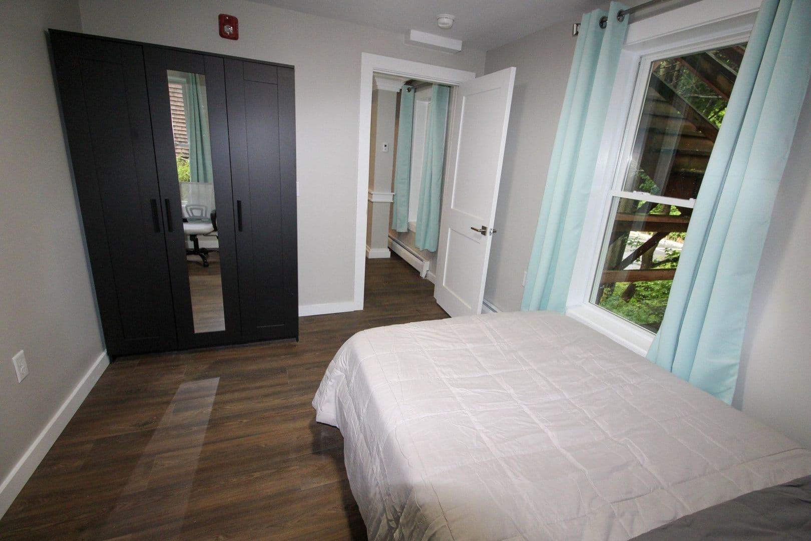 Ithaca Apartment: 522 Stewart Ave