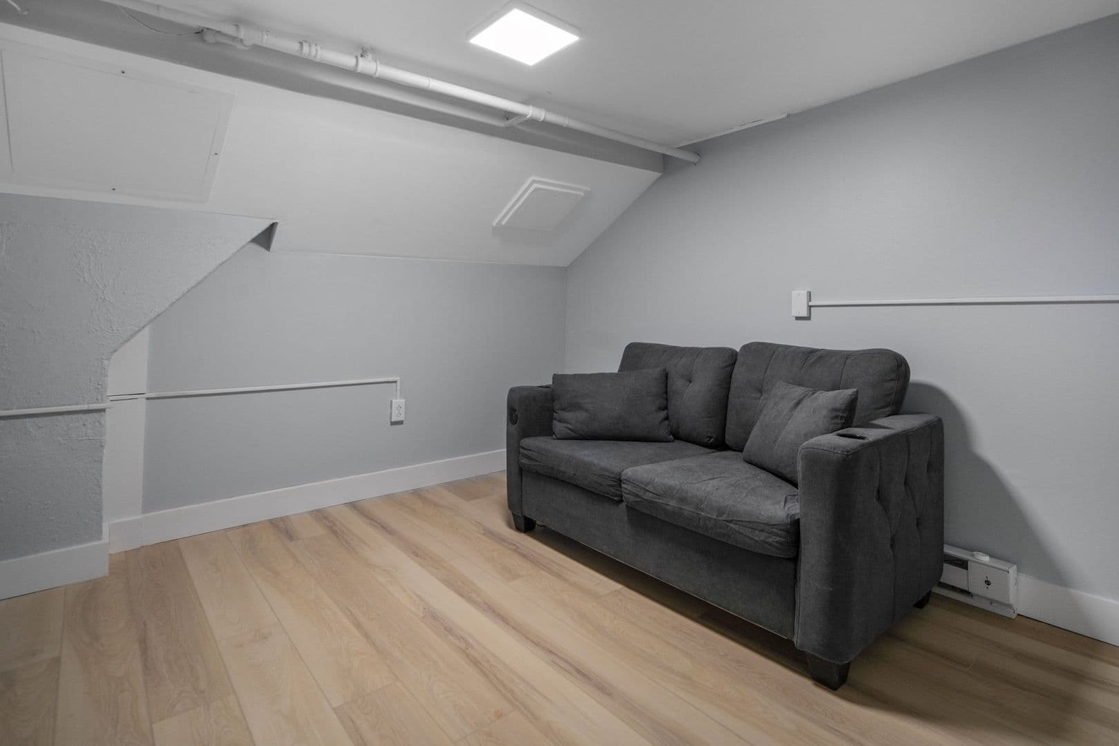 Ithaca Apartment: 104 Harvard Pl