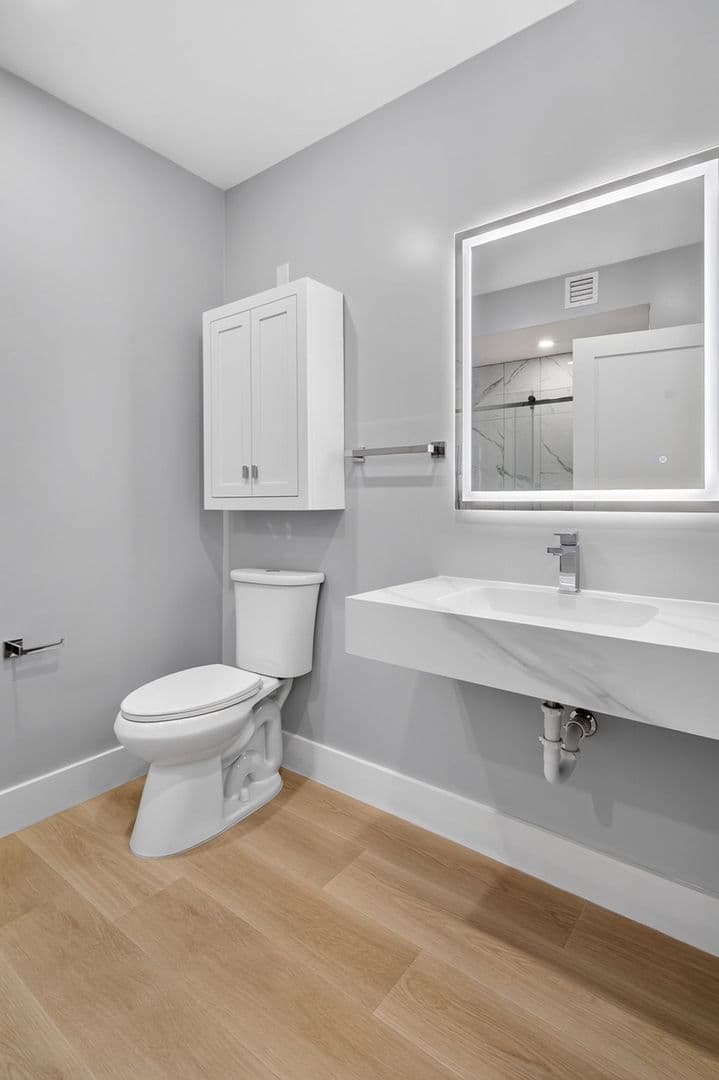 Ithaca Apartment: 201 Oak Avenue