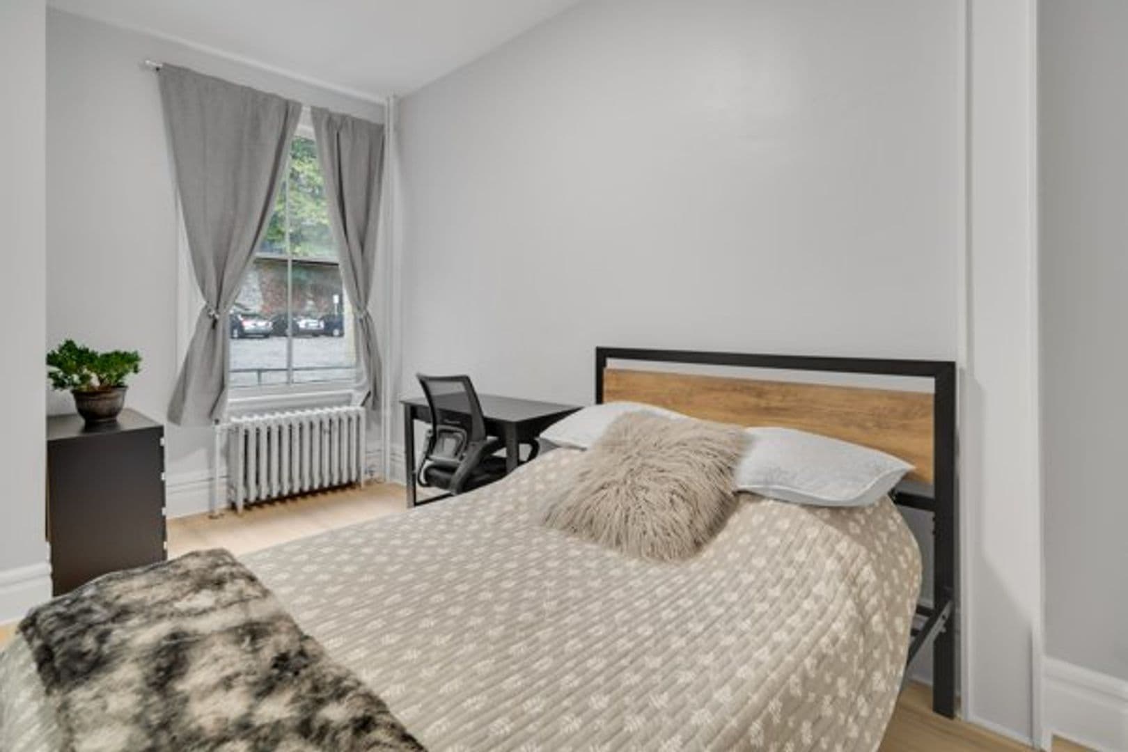 Ithaca Apartment: 702 E State St