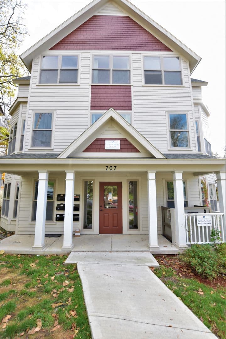Ithaca Apartment: 707 E. Seneca St