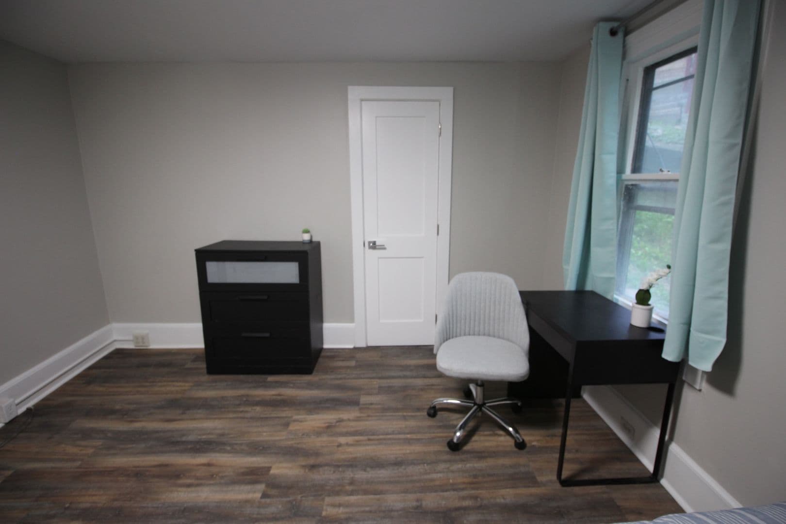 Ithaca Apartment: 613 E State St