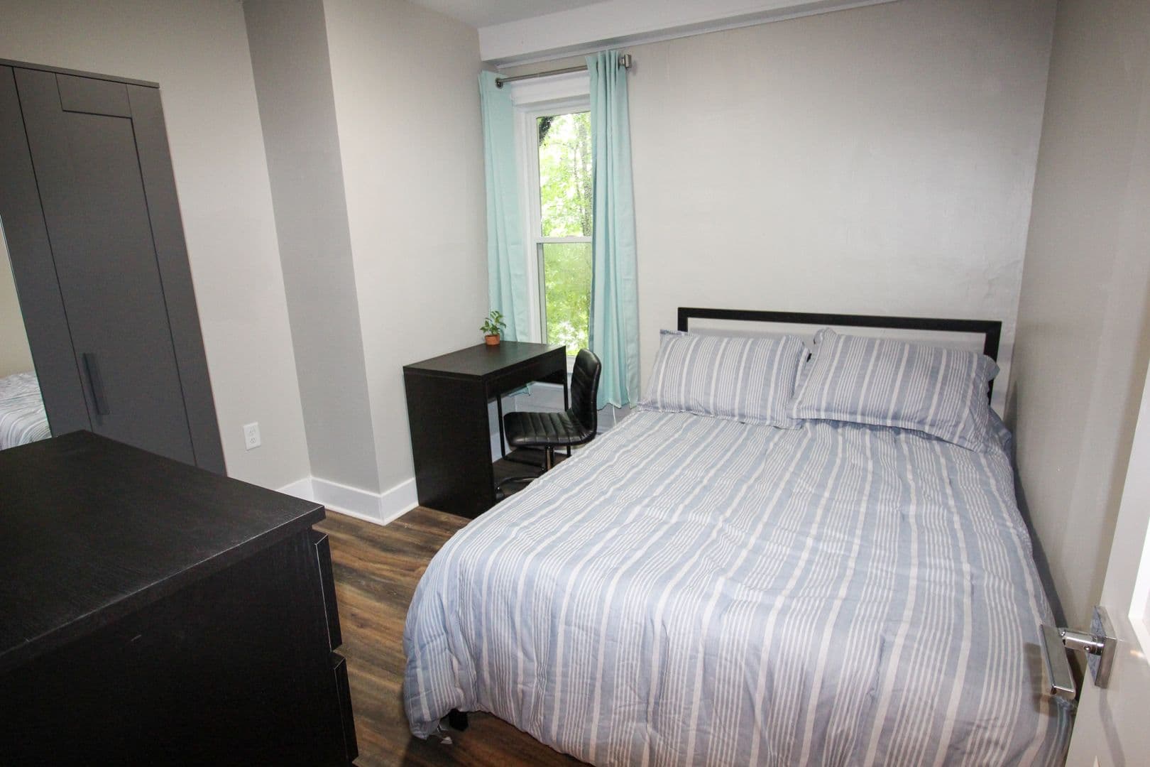 Ithaca Apartment: 522 Stewart Ave
