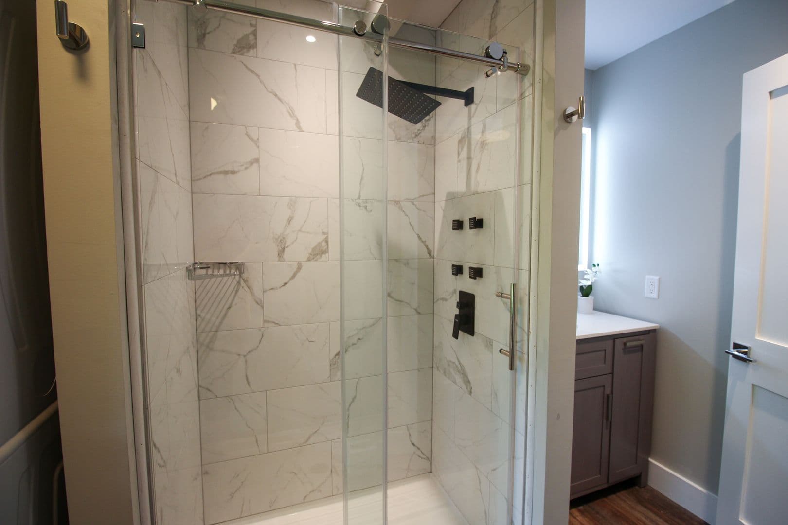 Ithaca Apartment: 522 Stewart Ave