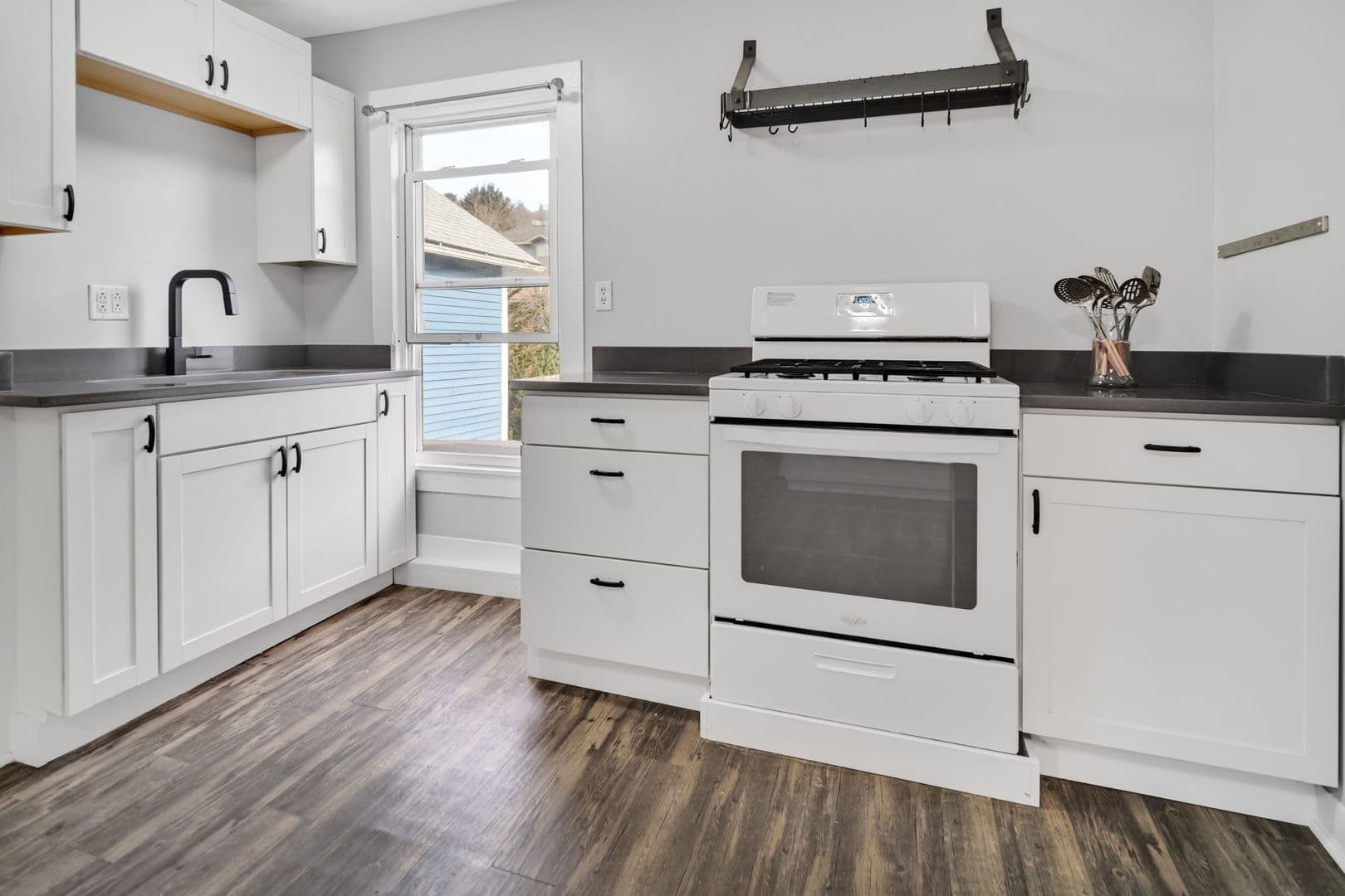 Ithaca Apartment: 1005 - 1007 N Aurora St