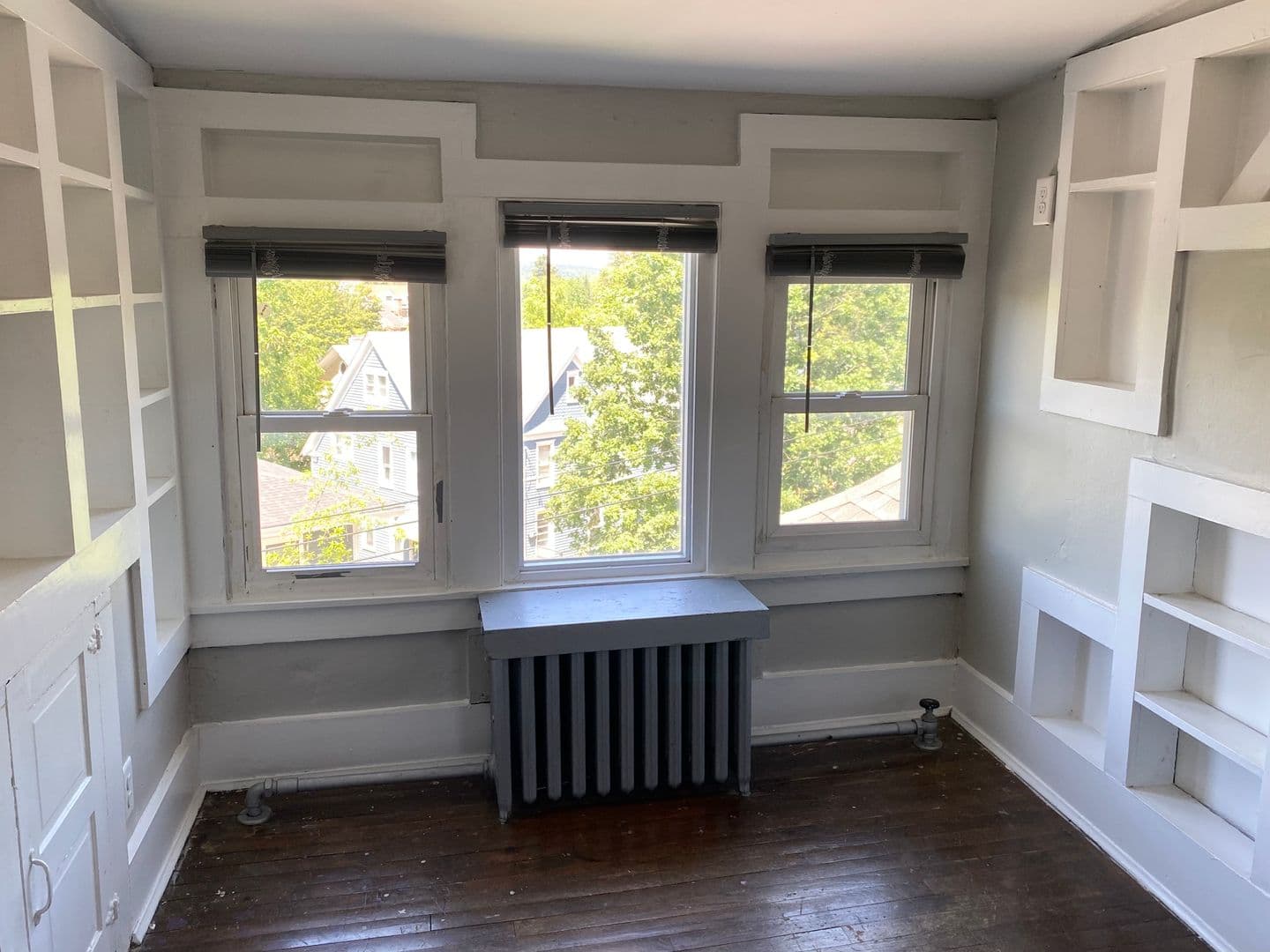 Ithaca Apartment: 609 E State St