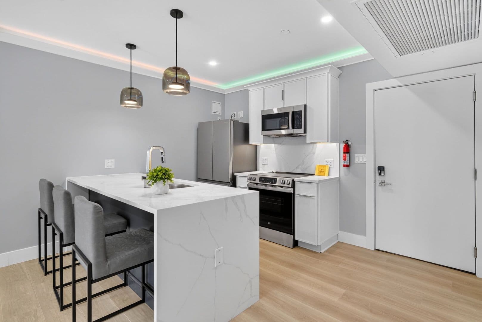 Ithaca Apartment: 201 Oak Avenue
