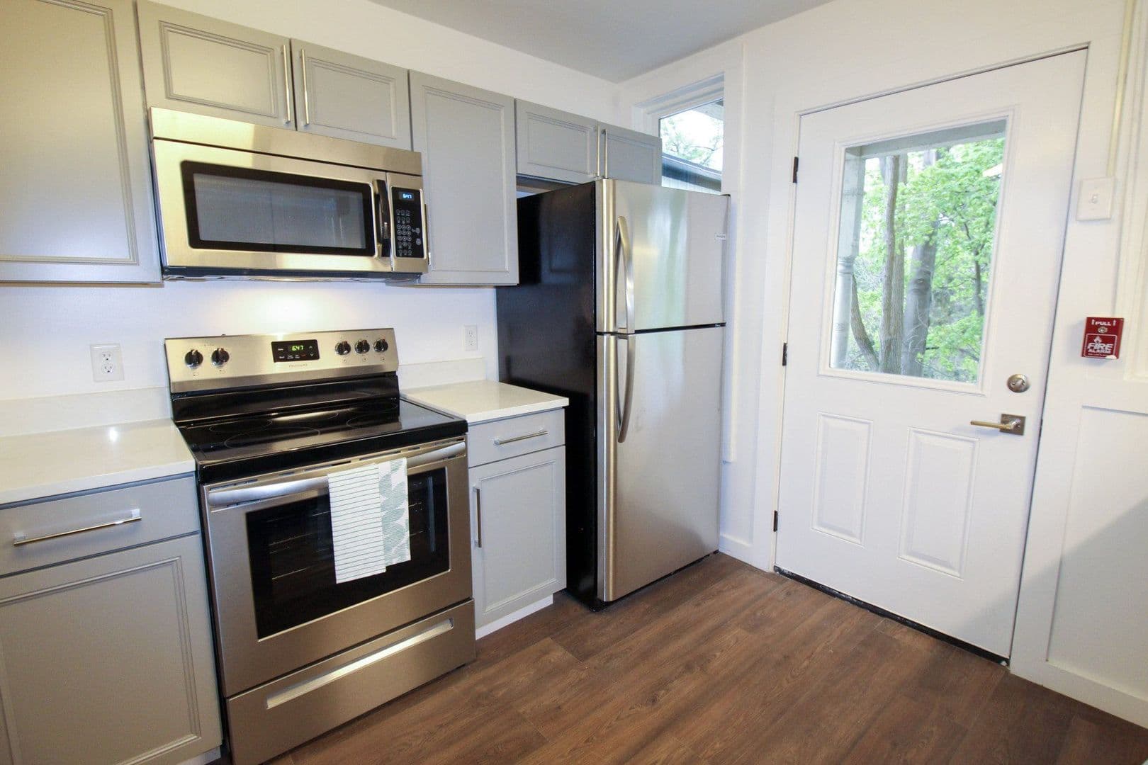 Ithaca Apartment: 522 Stewart Ave