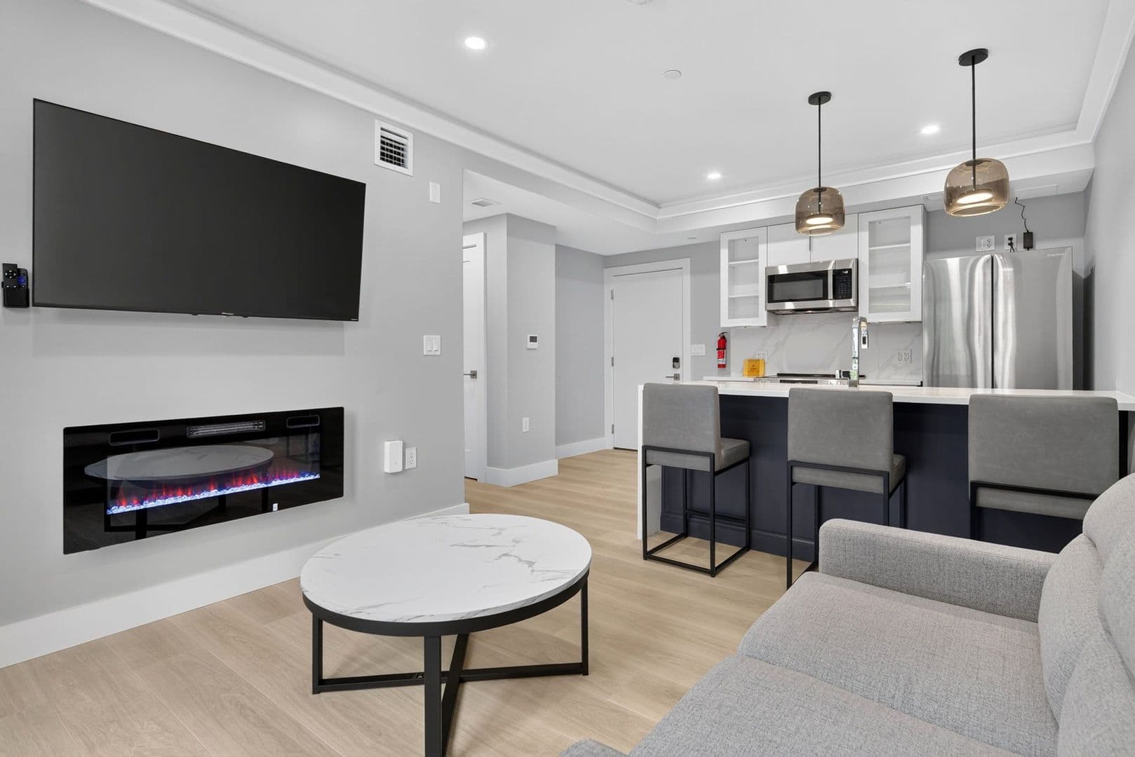Ithaca Apartment: 201 Oak Avenue
