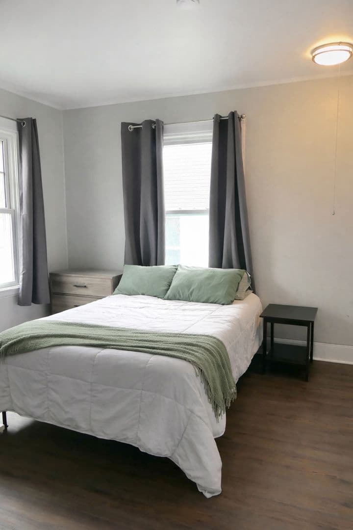 Ithaca Apartment: 311 Farm St