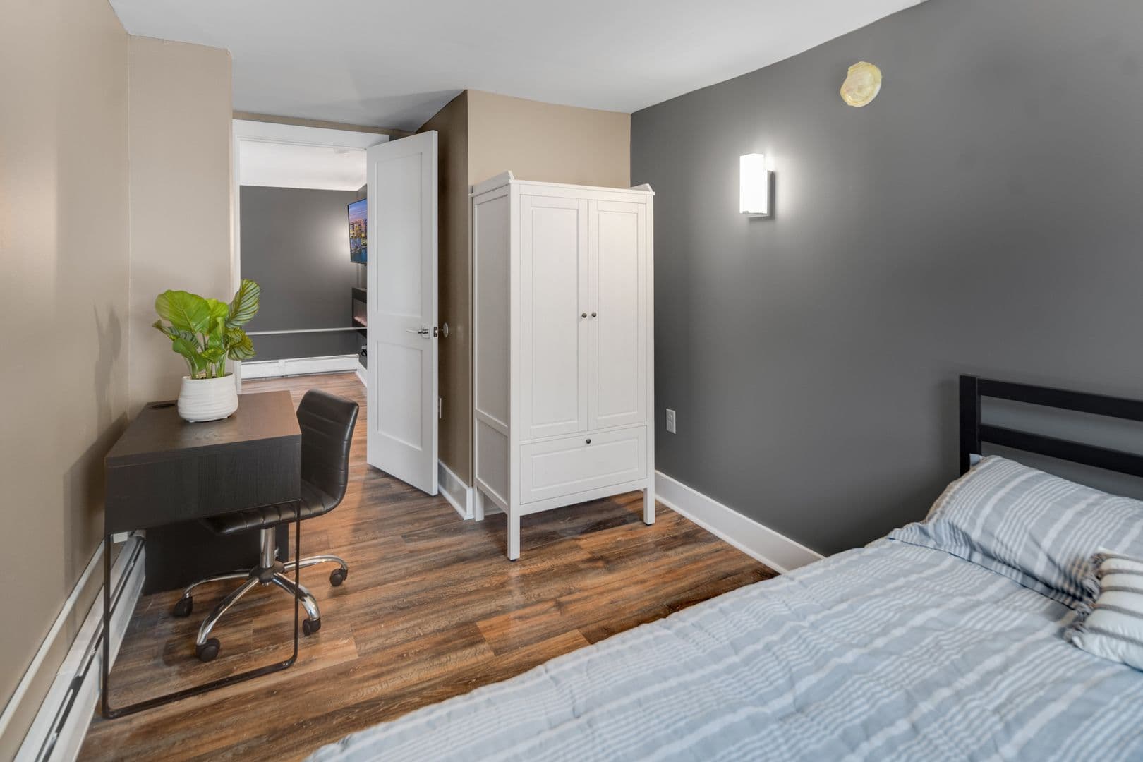 Ithaca Apartment: 518 Linn St