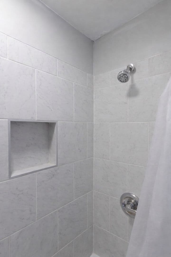 Ithaca Apartment: 609 E State St