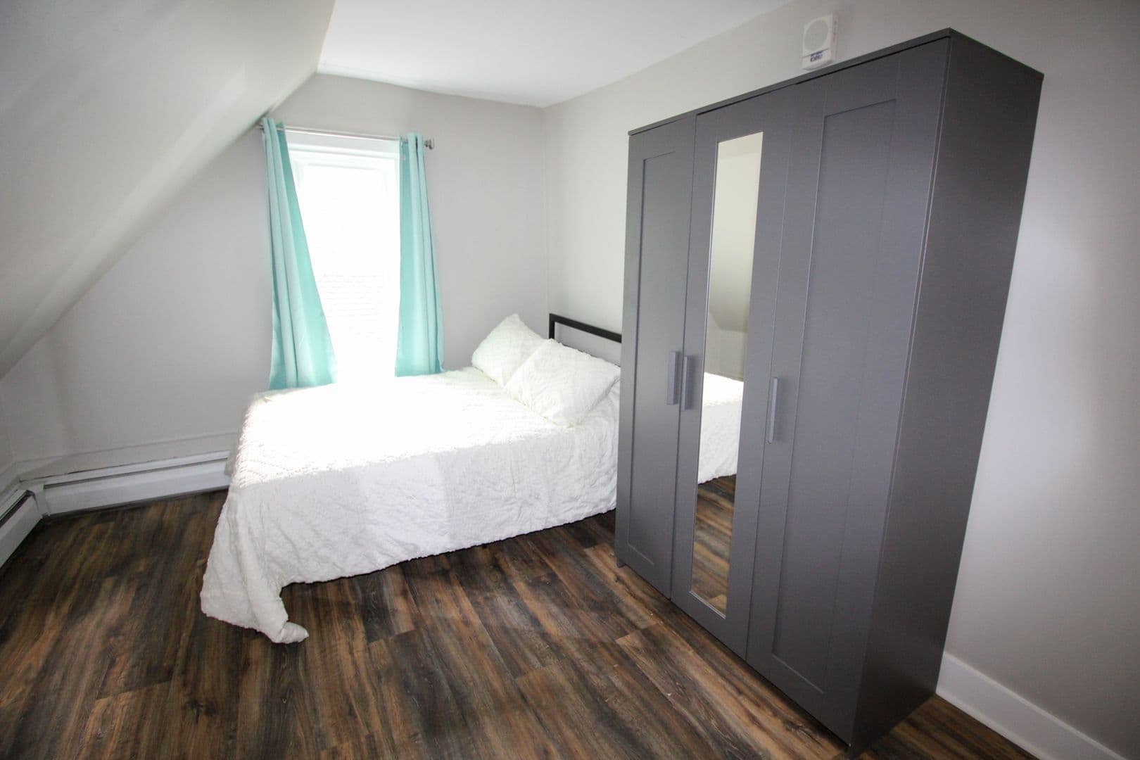 Ithaca Apartment: 522 Stewart Ave