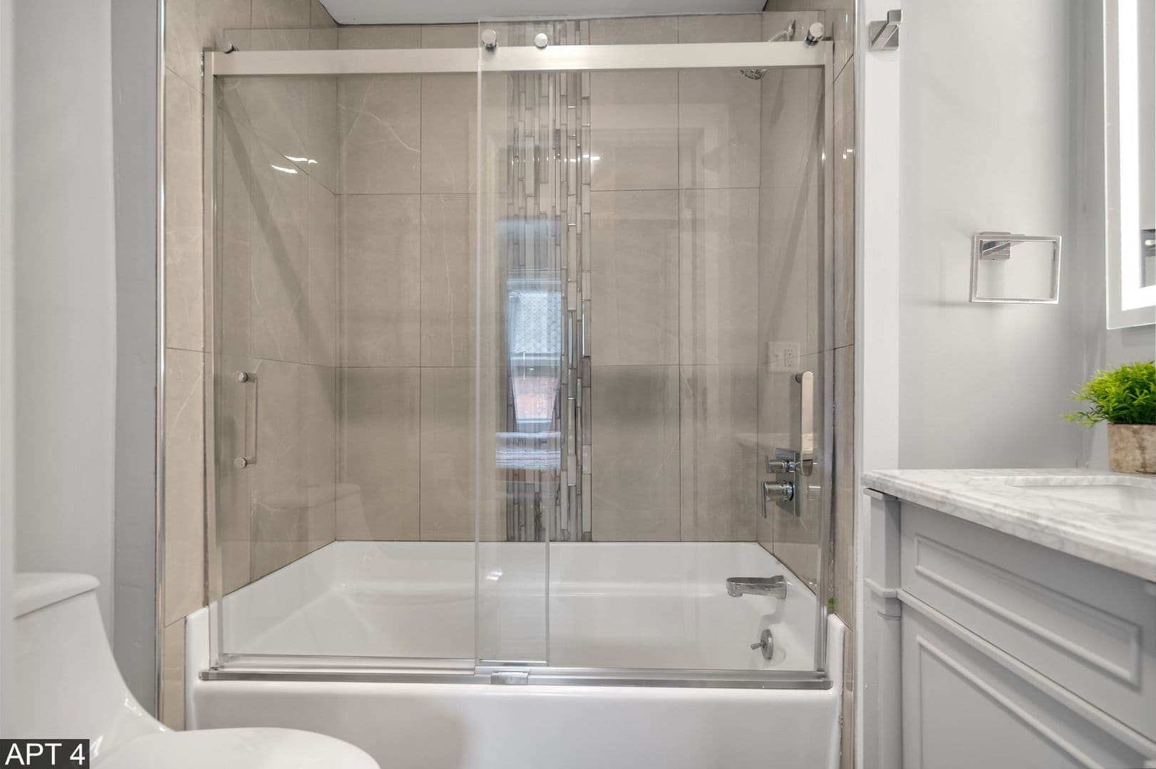 Ithaca Apartment: 308 Stewart Ave