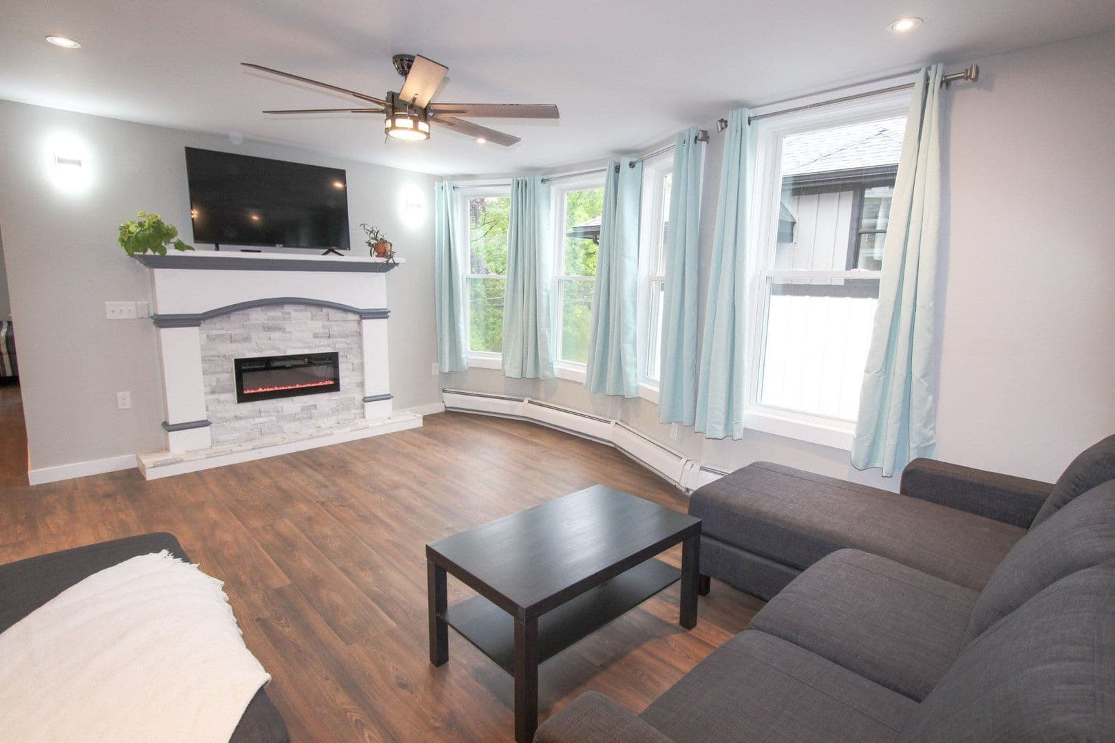 Ithaca Apartment: 522 Stewart Ave