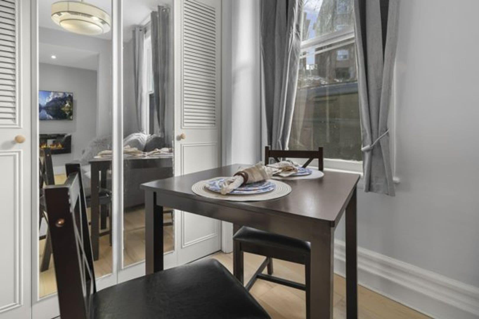 Ithaca Apartment: 702 E State St
