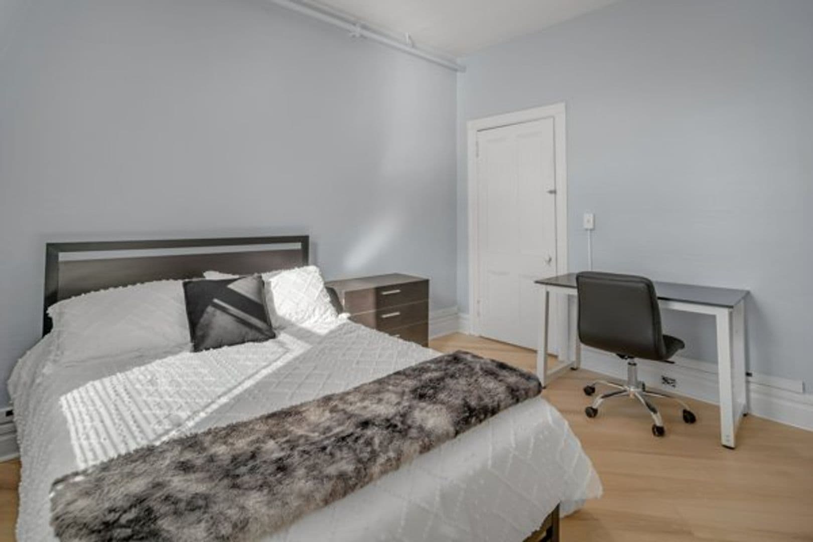 Ithaca Apartment: 702 E State St