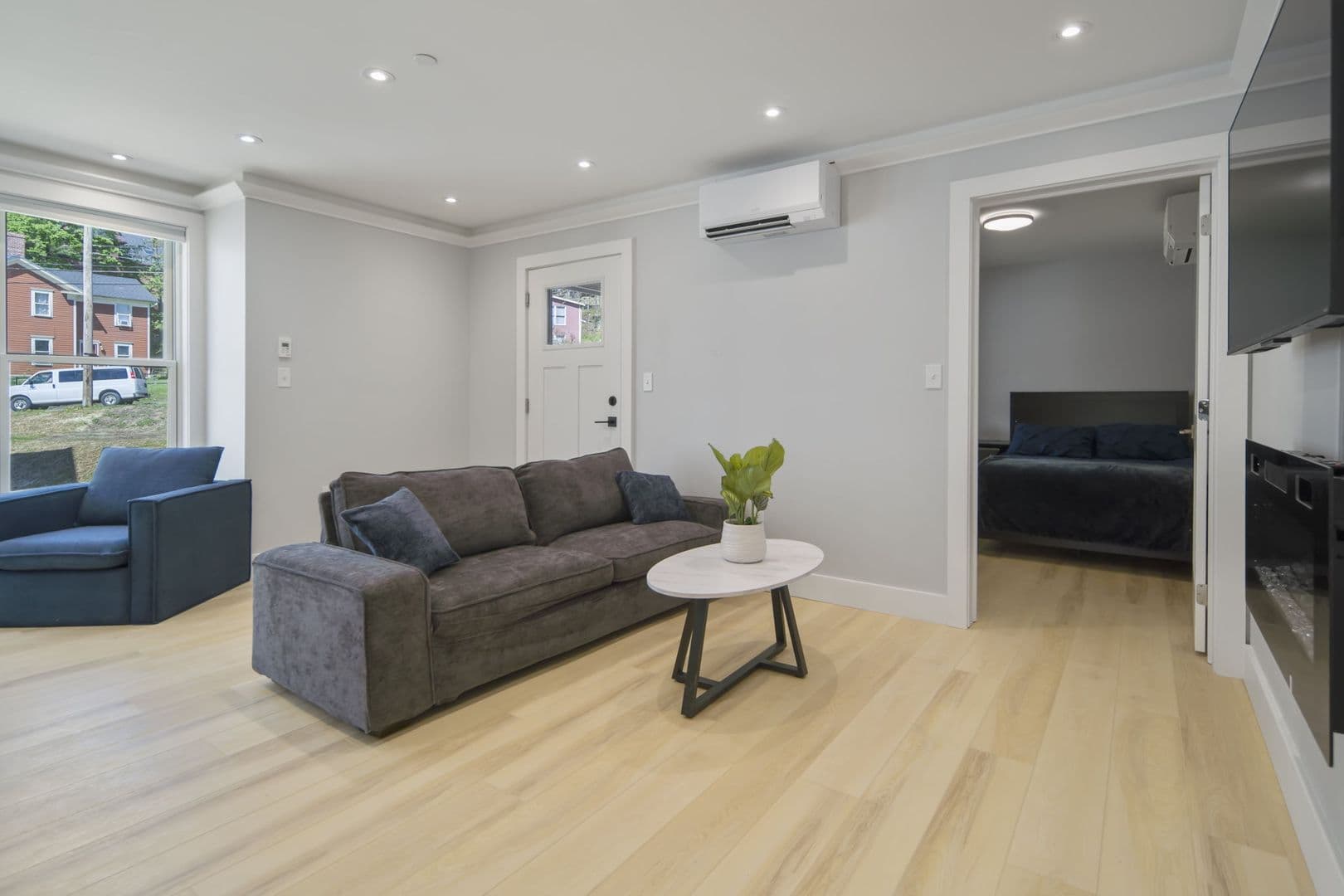 Ithaca Apartment: 601 E State St