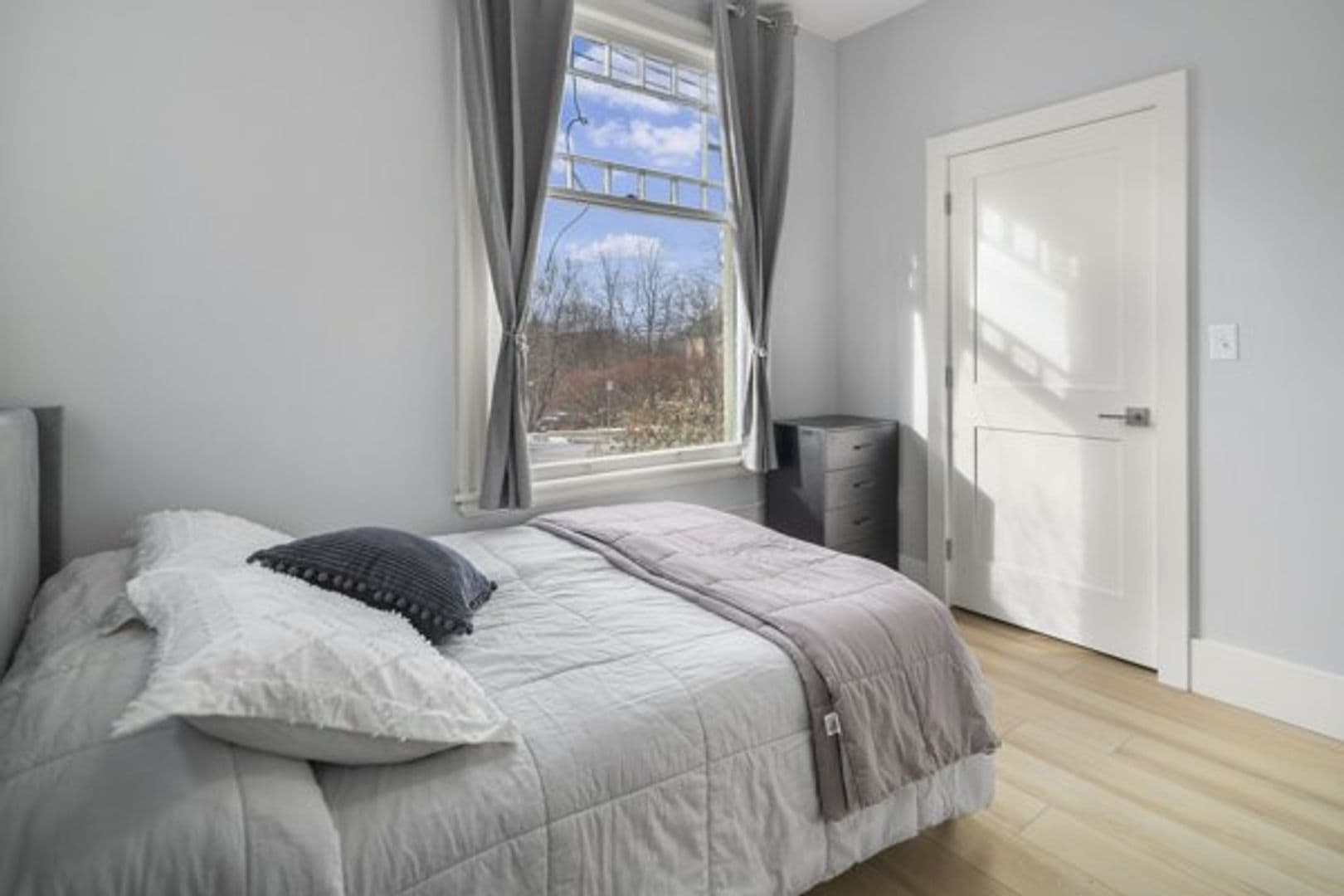 Ithaca Apartment: 702 E State St
