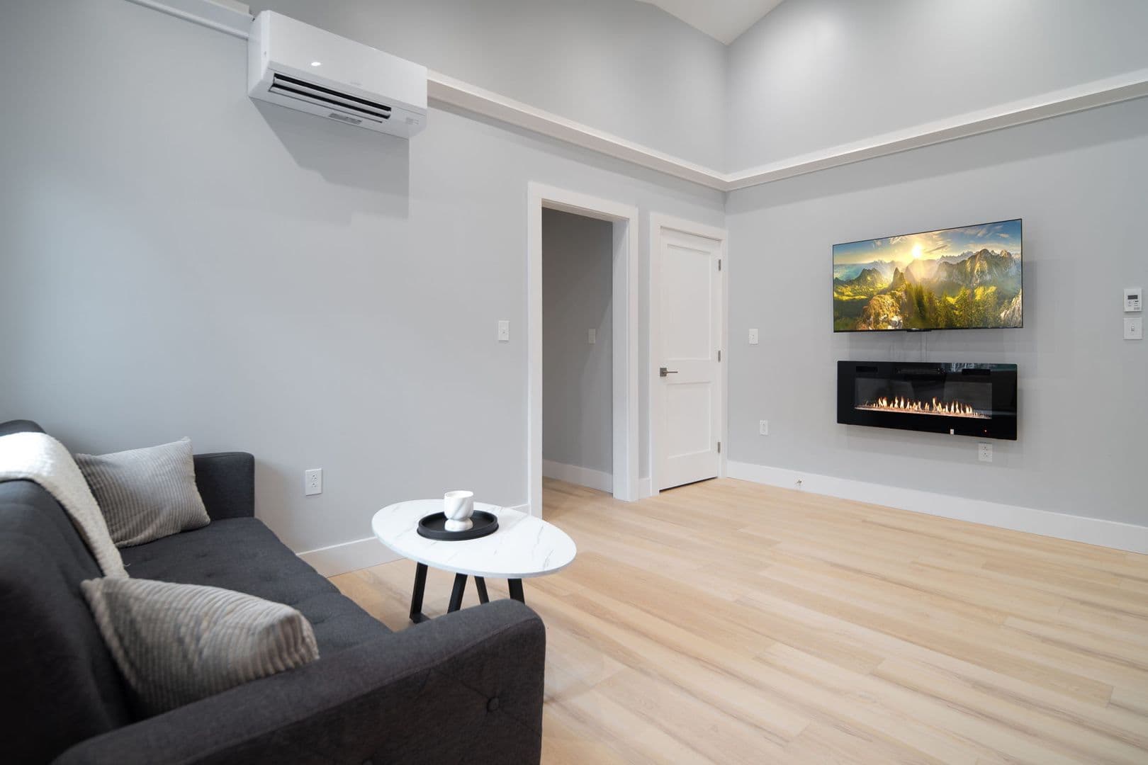 Ithaca Apartment: 601 E State St