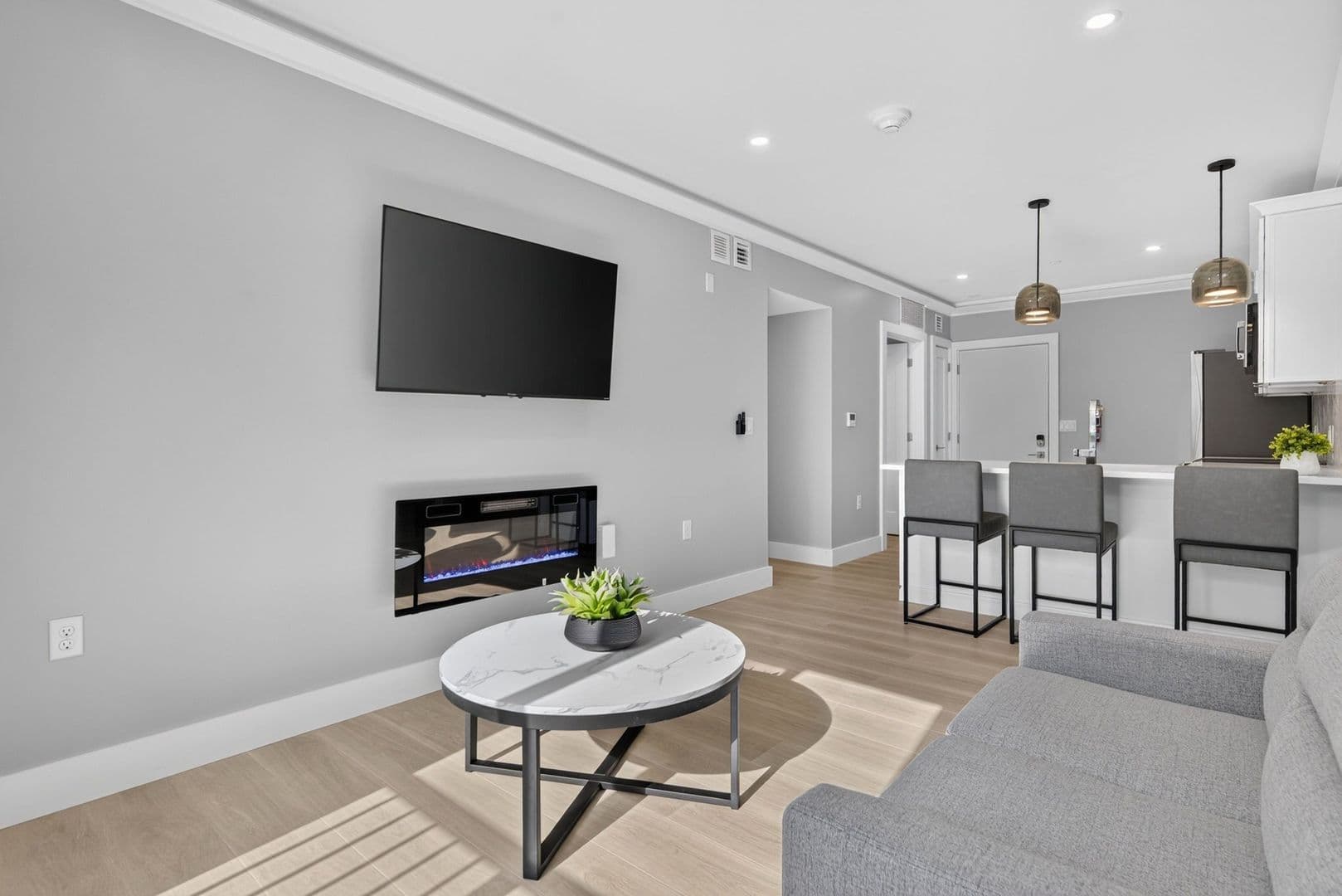 Ithaca Apartment: 201 Oak Avenue
