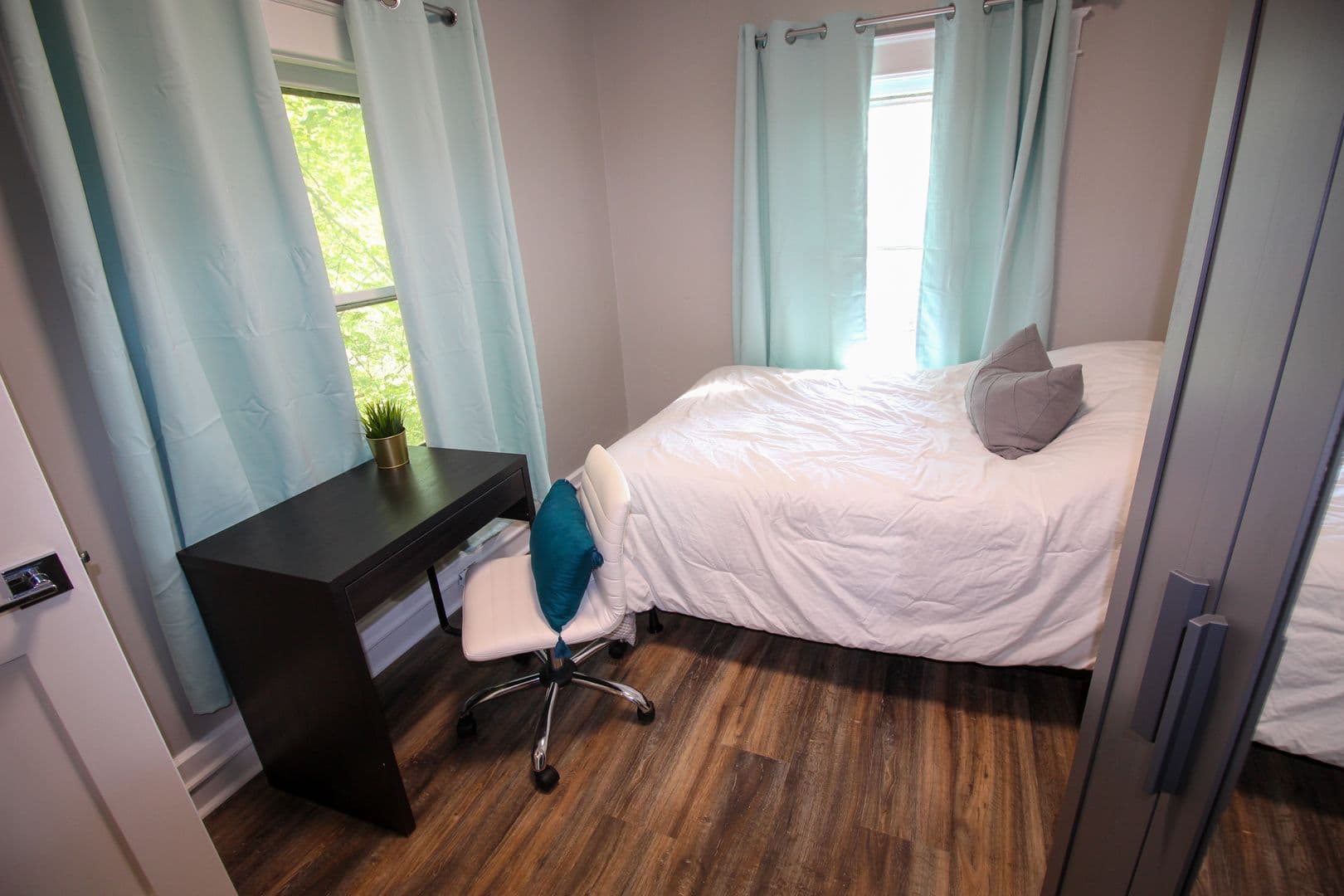 Ithaca Apartment: 613 E State St