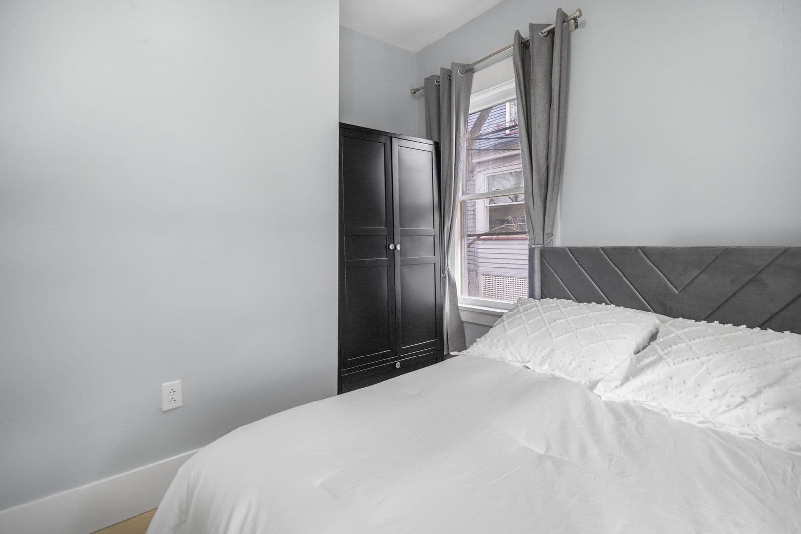 Ithaca Apartment: 104 Harvard Pl