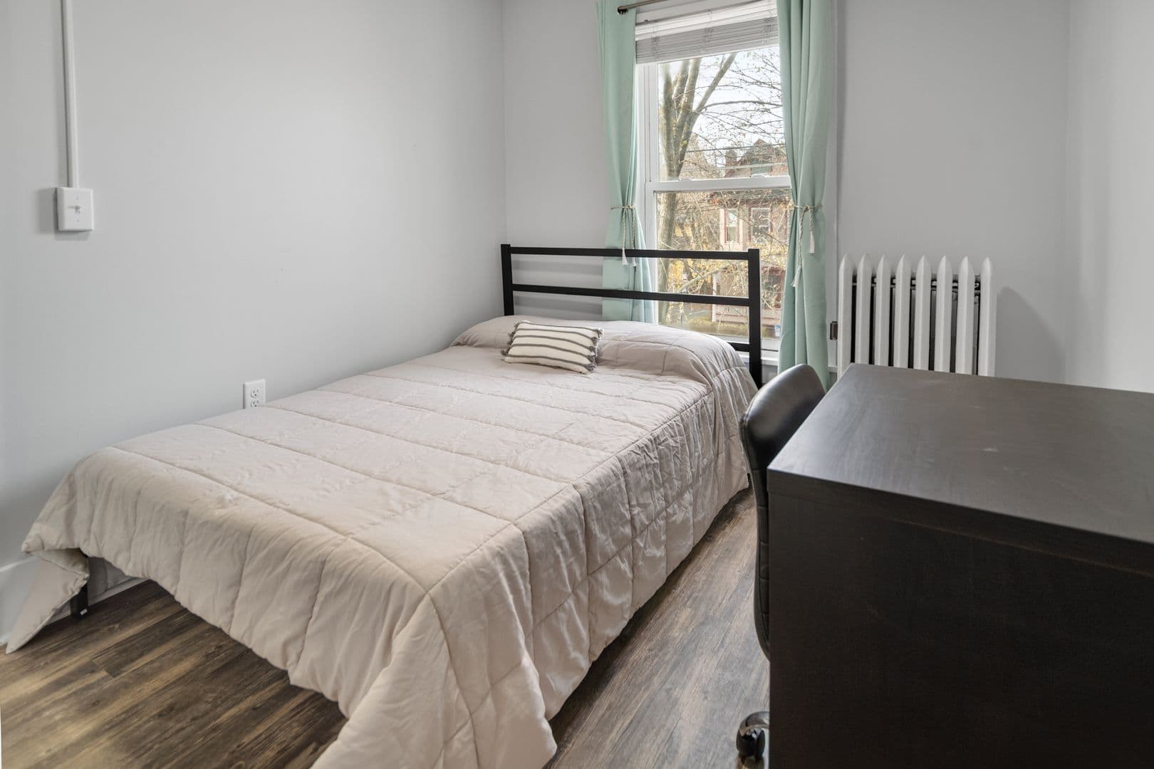 Ithaca Apartment: 1005 - 1007 N Aurora St