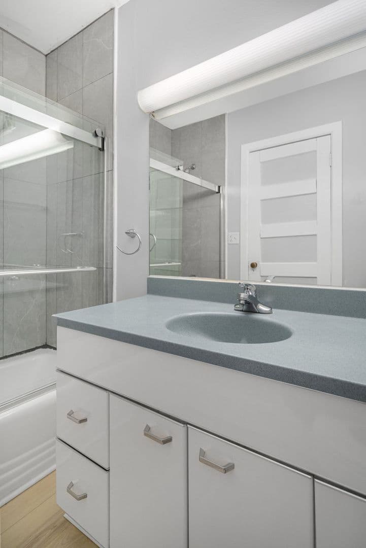 Ithaca Apartment: 504 Stewart Ave
