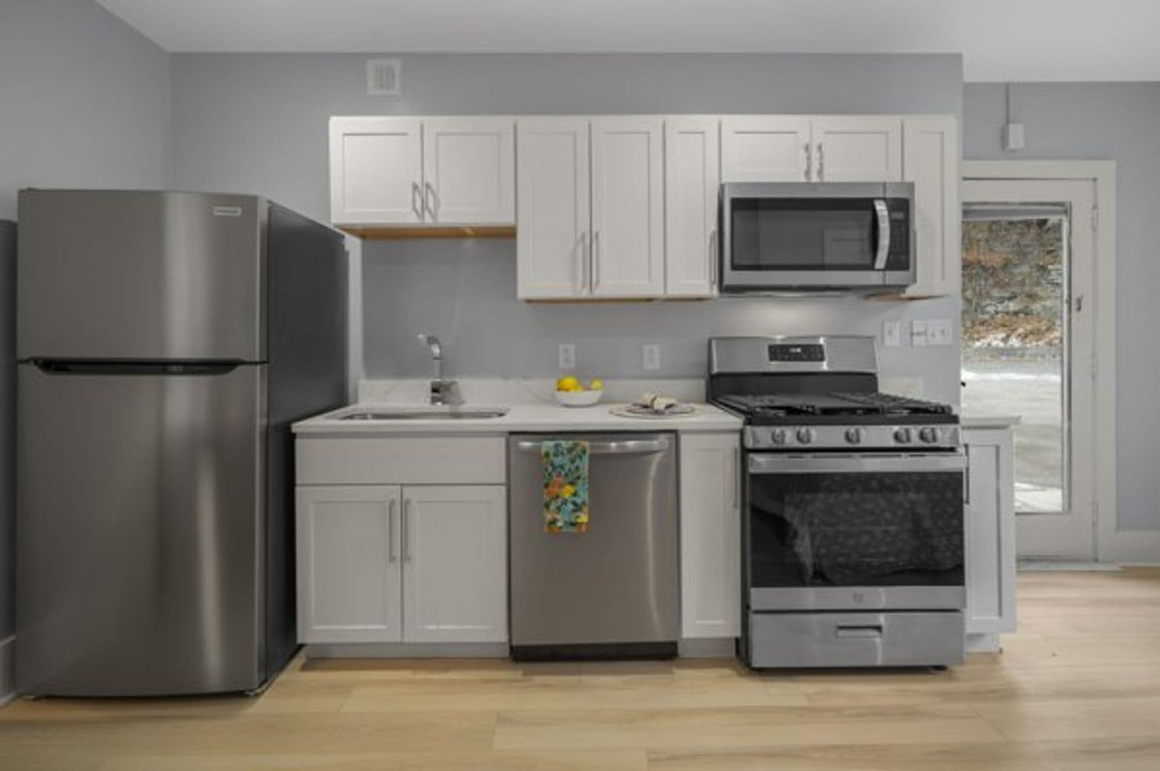 Ithaca Apartment: 702 E State St