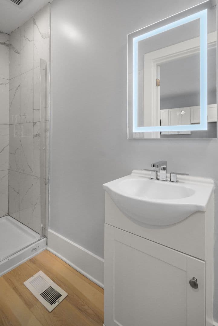 Ithaca Apartment: 702 E State St