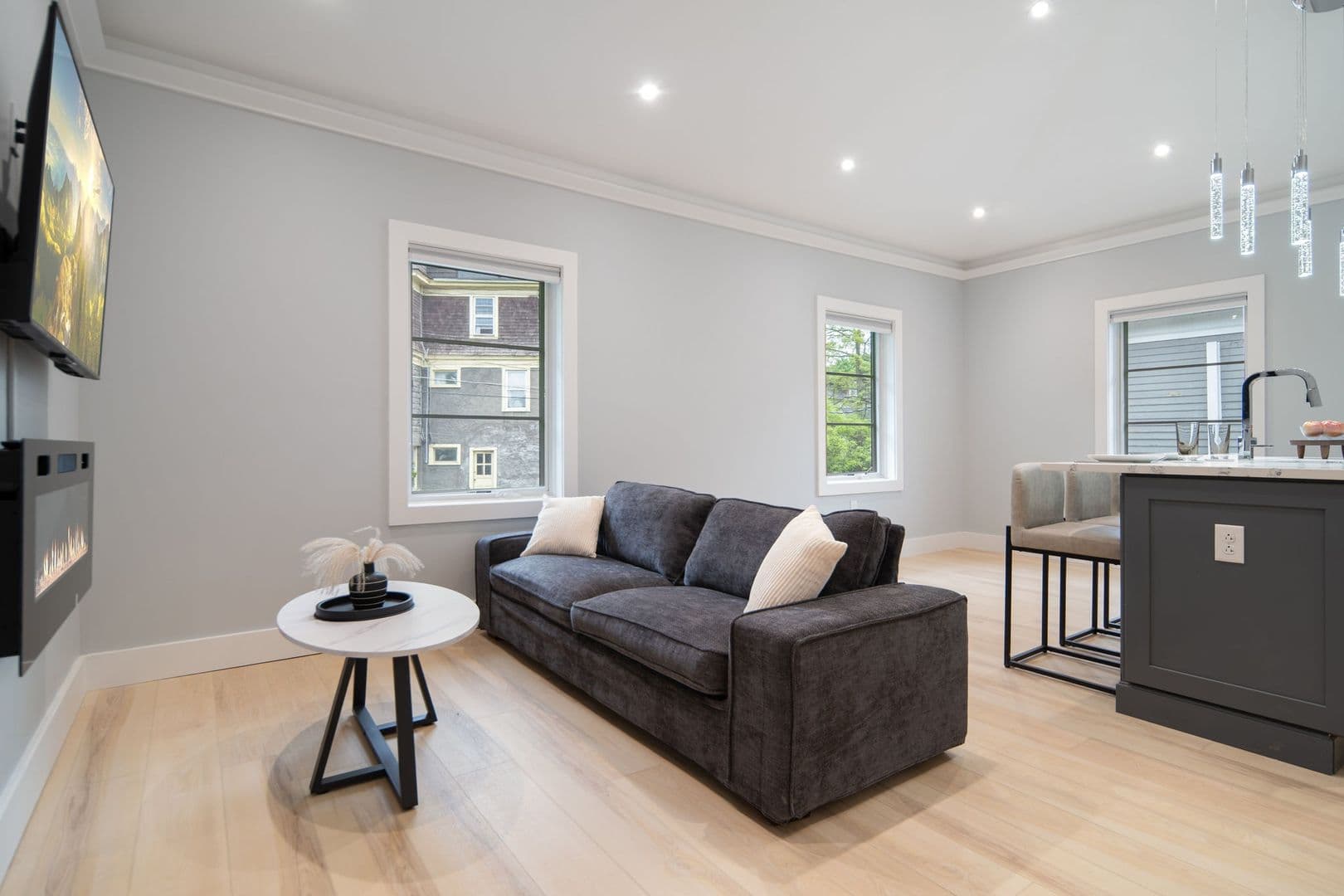 Ithaca Apartment: 601 E State St