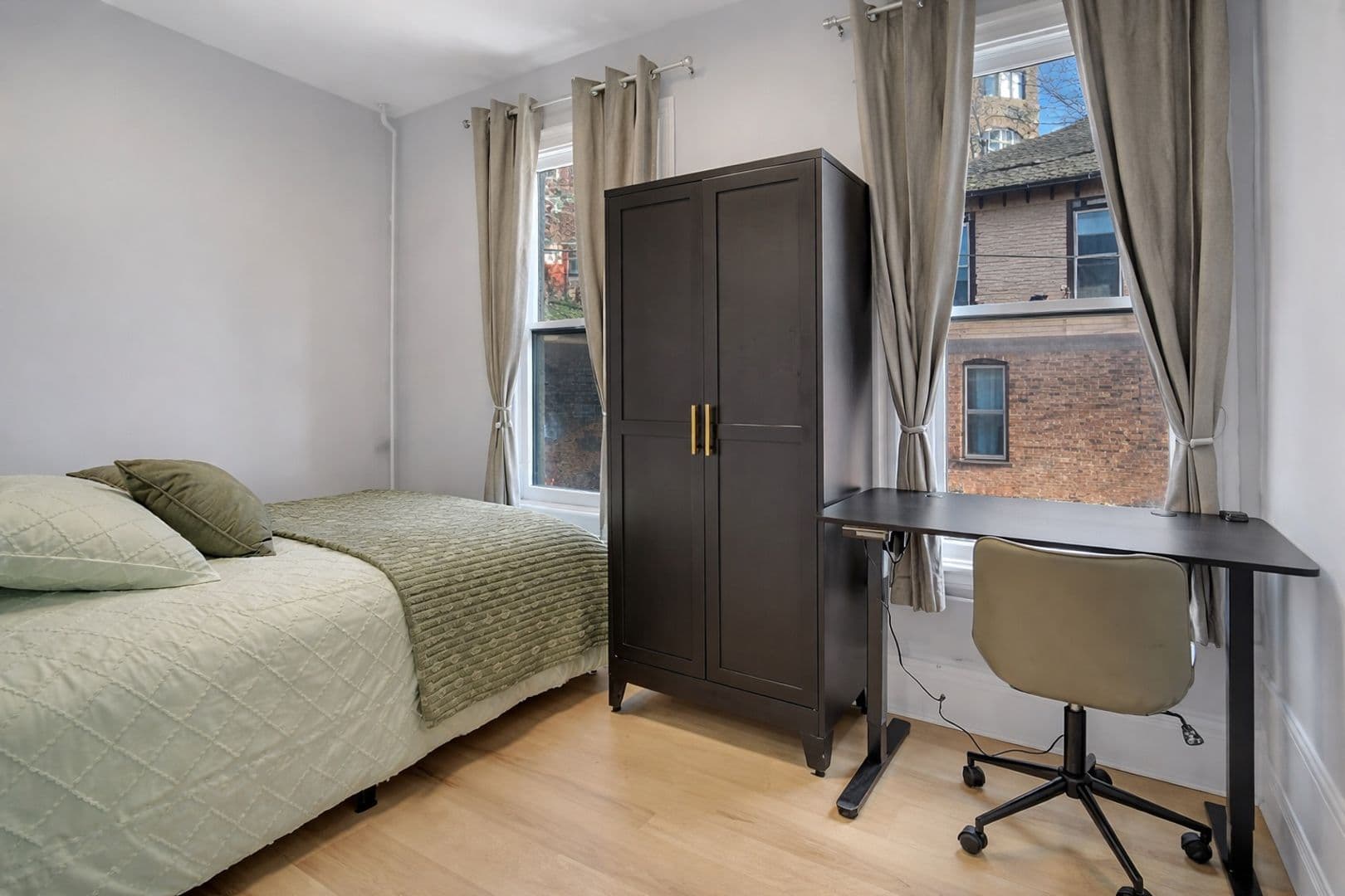Ithaca Apartment: 702 E State St