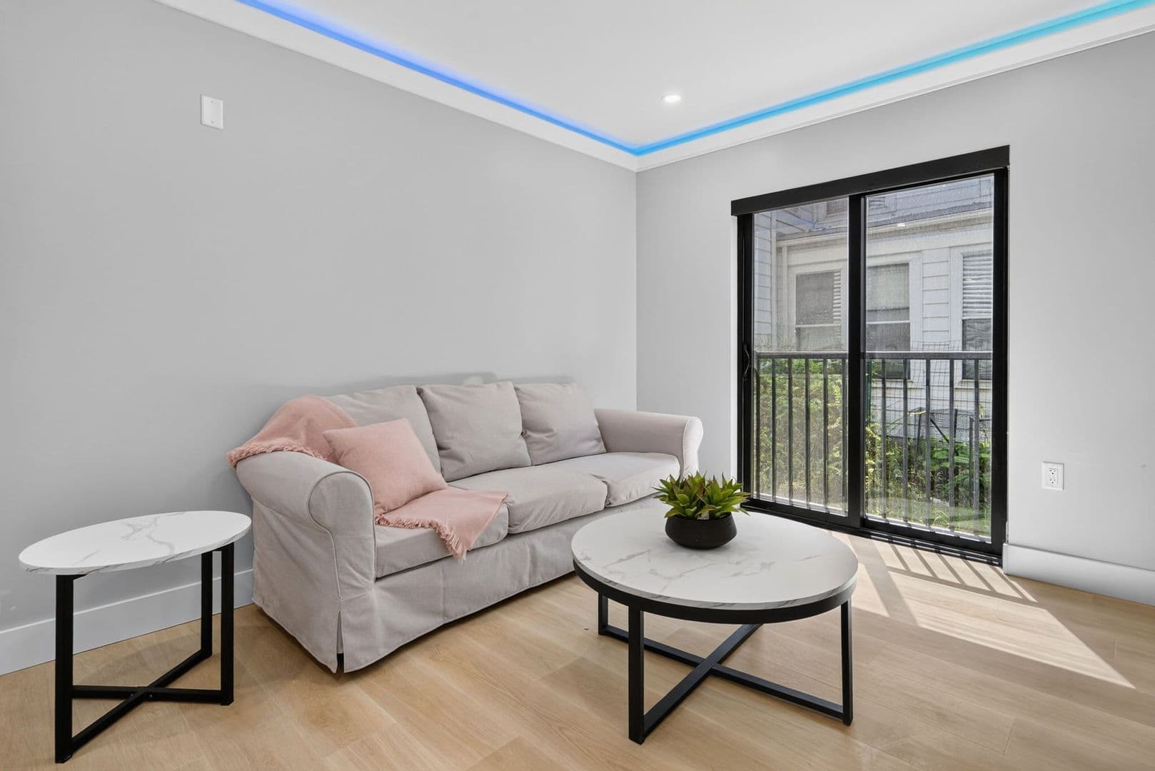 Ithaca Apartment: 201 Oak Avenue