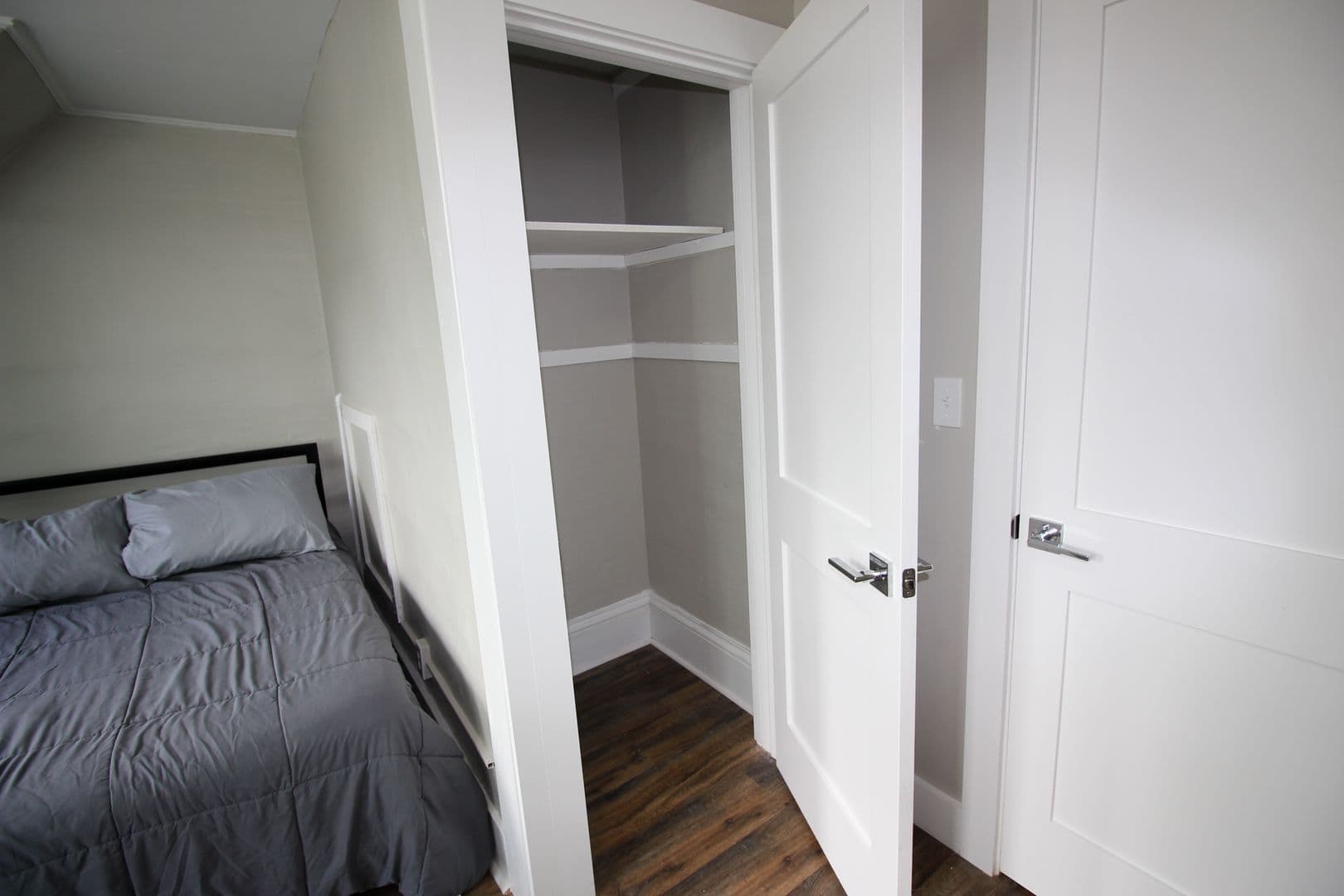 Ithaca Apartment: 522 Stewart Ave
