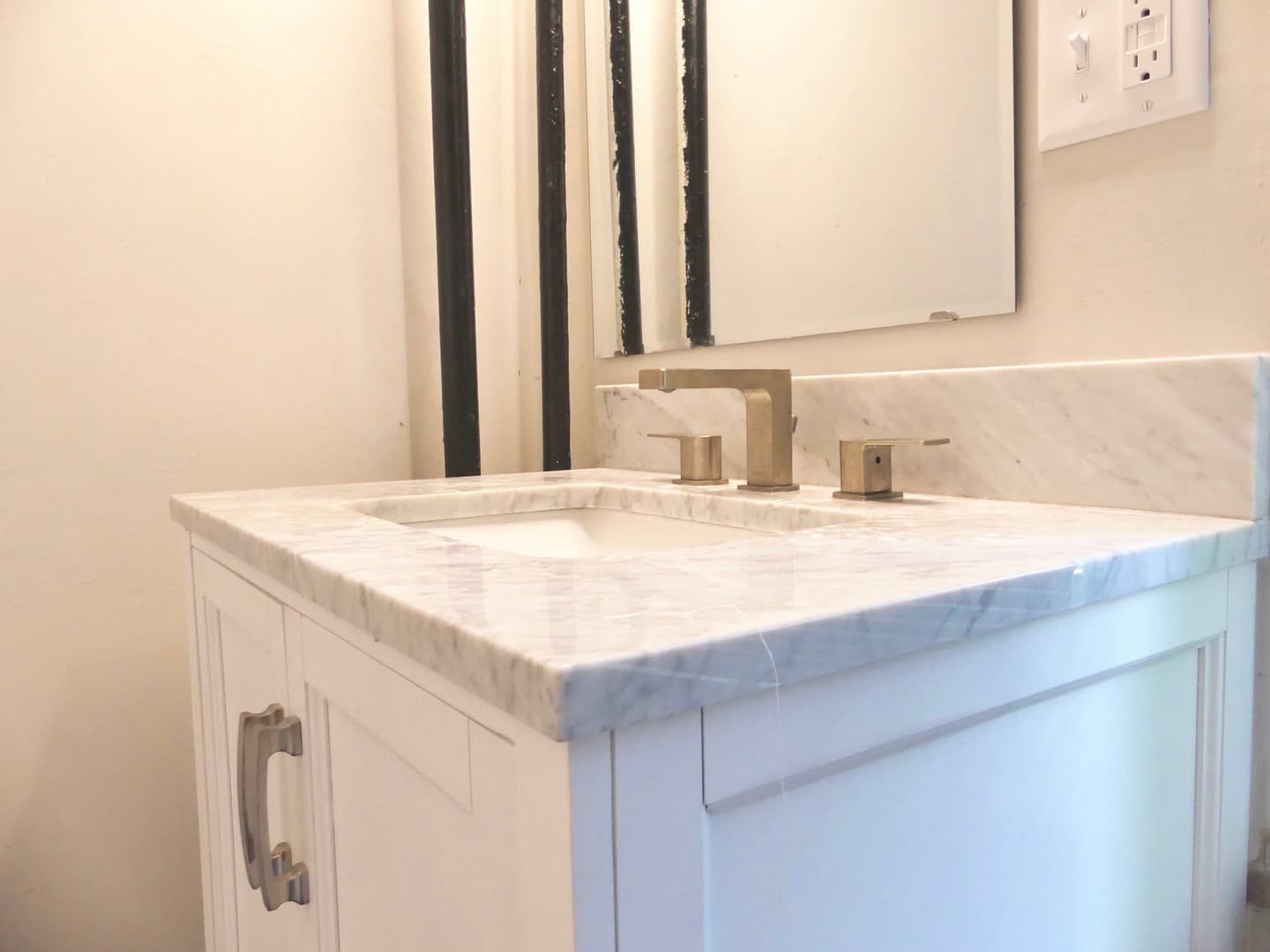 Ithaca Apartment: 609 E State St