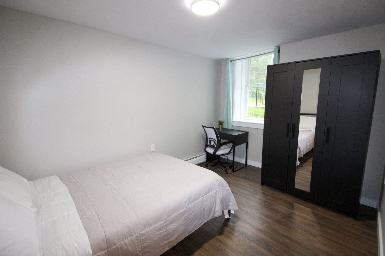 Ithaca Apartment: 522 Stewart Ave