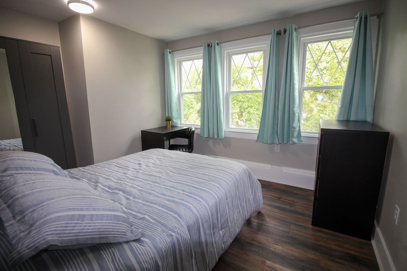 Ithaca Apartment: 522 Stewart Ave