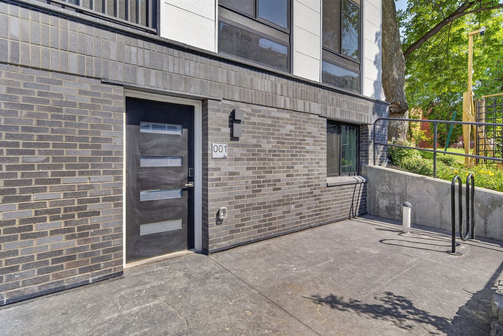 Ithaca Apartment: 201 Oak Avenue