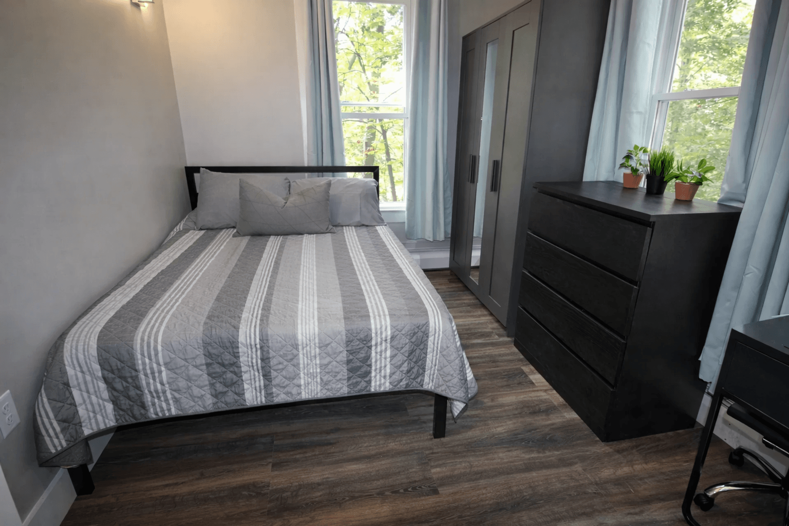Ithaca Apartment: 522 Stewart Ave
