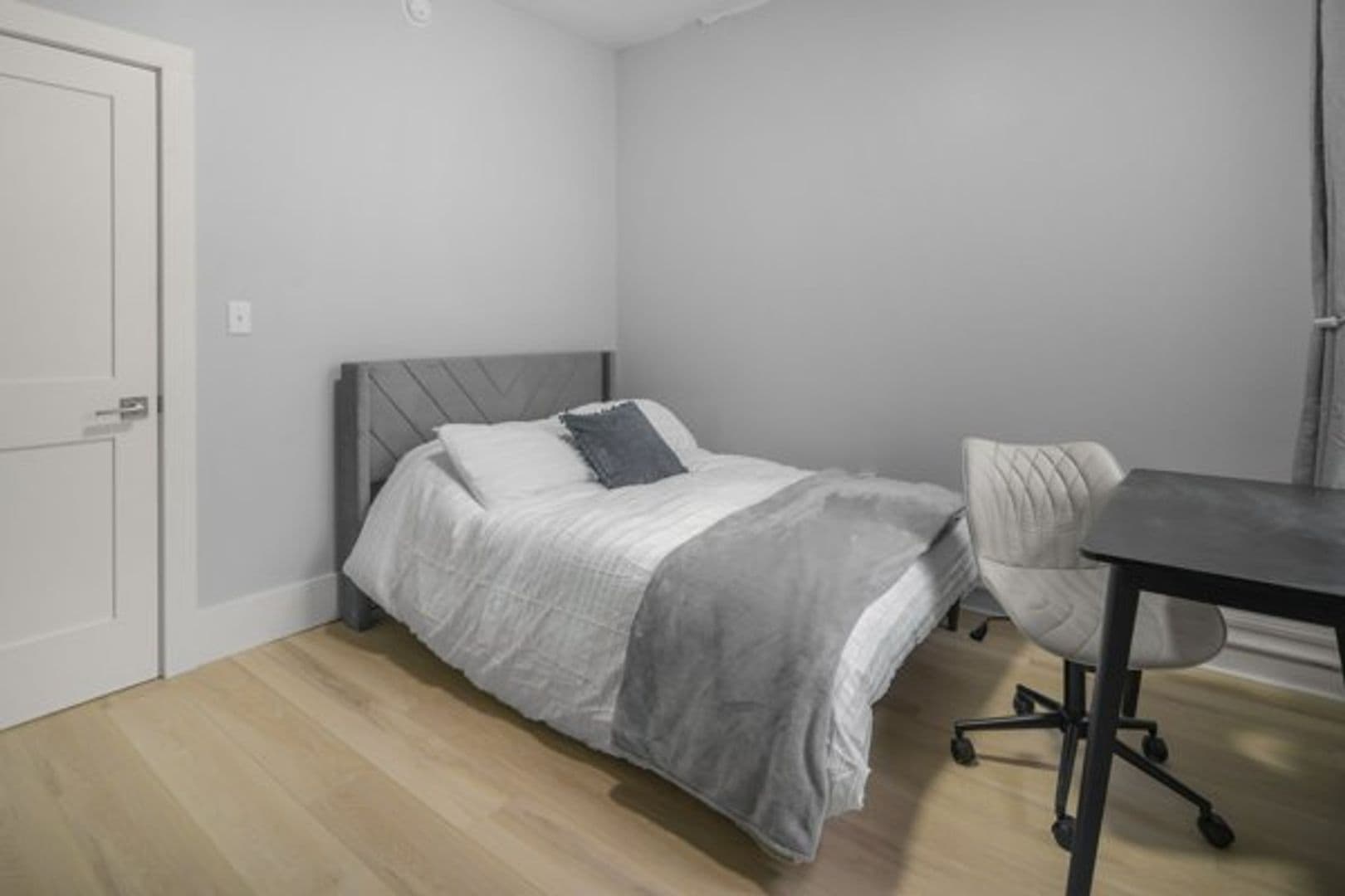 Ithaca Apartment: 702 E State St