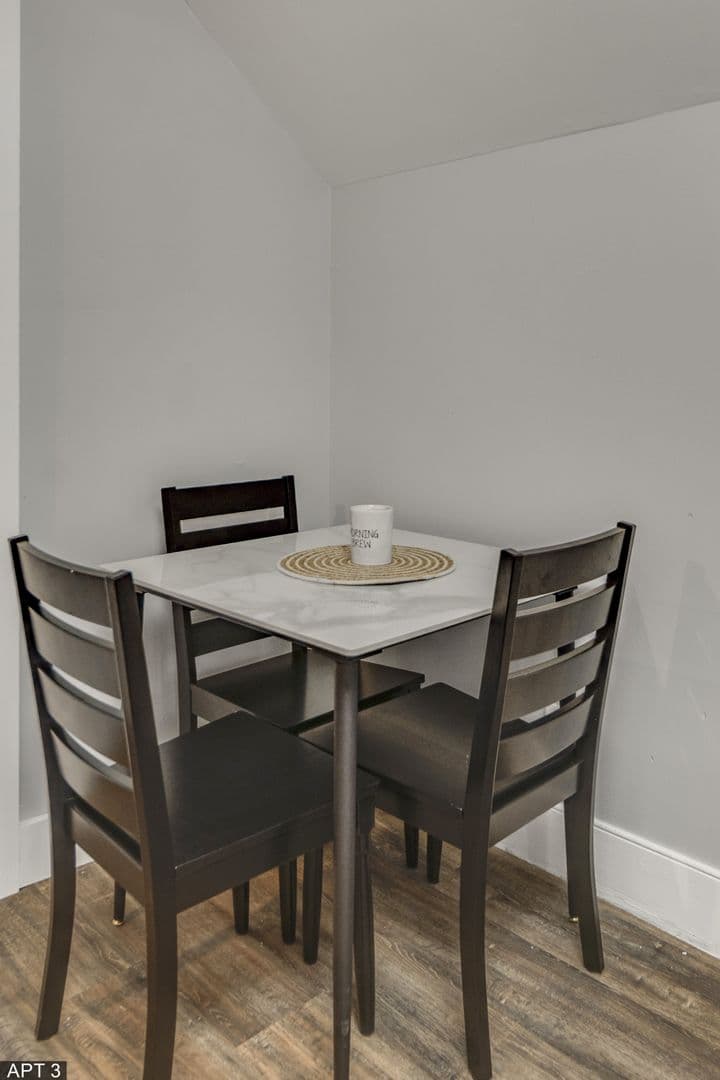 Ithaca Apartment: 711 E Seneca St